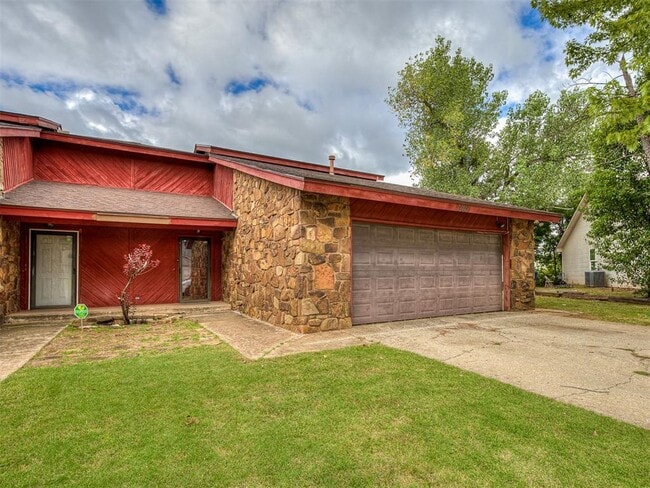 property at 7407 Kings Manor Ct