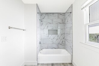 525 Chestnut Ave in Long Beach, CA - Building Photo - Building Photo