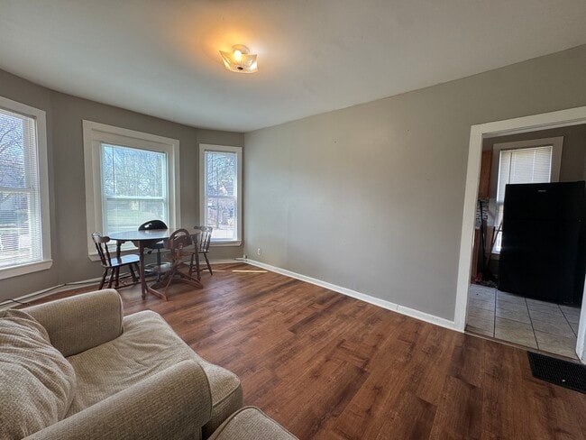 370 Bent St in Elgin, IL - Building Photo - Building Photo