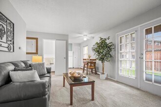 Williamsburg & Portage Pointe Apartments in Wooster, OH - Building Photo - Building Photo