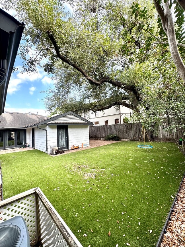 3805 Piping Rock Ln in Houston, TX - Building Photo - Building Photo