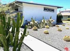 8807 Reading Ave in Los Angeles, CA - Building Photo - Building Photo