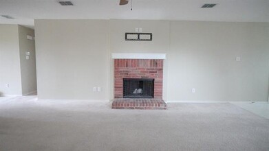 5929 Thoroughbred Trail in Denton, TX - Building Photo - Building Photo