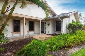 16737 Pheasant Ct in Ft. Myers, FL - Foto de edificio - Building Photo