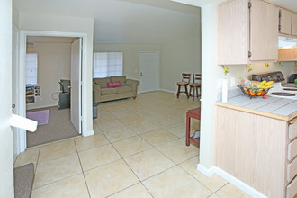 Cedar Park Apartments Chico CA in Chico, CA - Foto de edificio - Interior Photo