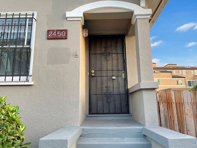 2450 Parker St, Unit 2450