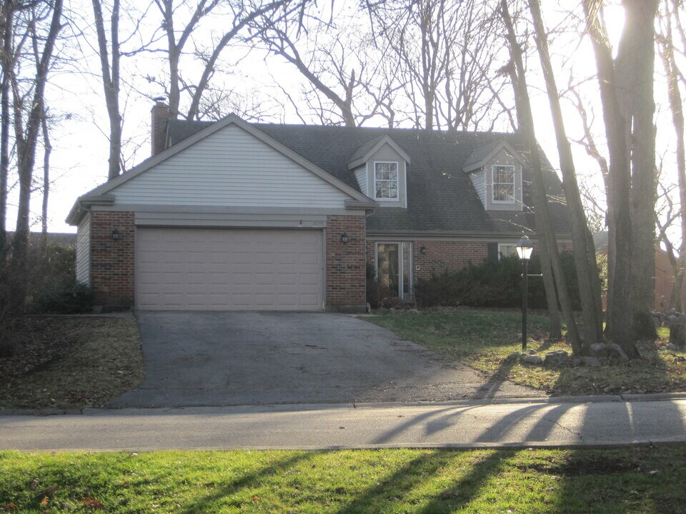 4805 Greenwich Ct in Rolling Meadows, IL - Building Photo