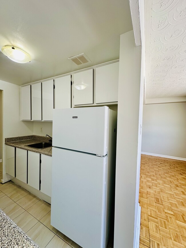 2 WYCOMBE APARTMENTS in Toronto, ON - Building Photo - Building Photo