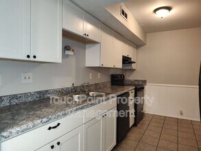 7001 Stonington Ln in Charlotte, NC - Building Photo - Building Photo