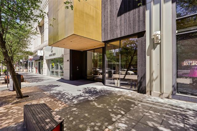 property at 2408 Victory Park Ln