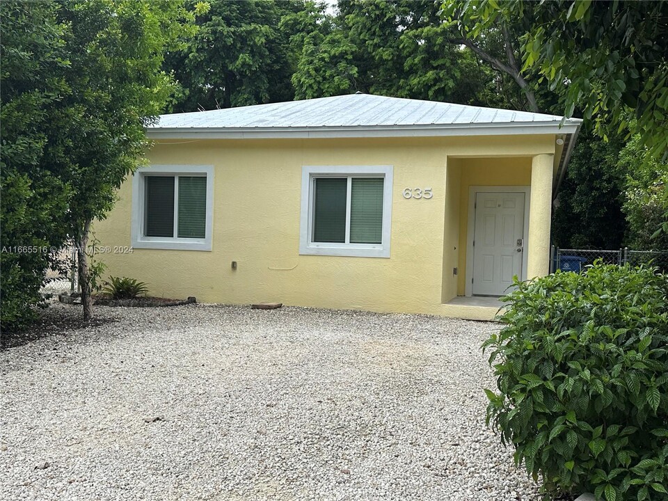 635 Cabrera St in Key Largo, FL - Building Photo