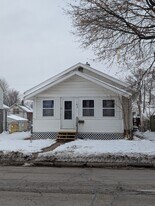 163 16th Ave in East Moline, IL - Building Photo