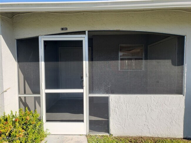 1101 SW 48th Terrace in Cape Coral, FL - Foto de edificio - Building Photo