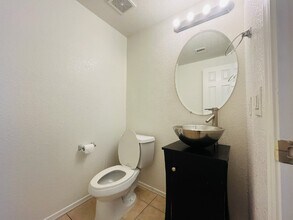18250 N Cave Creek Rd in Phoenix, AZ - Building Photo - Building Photo