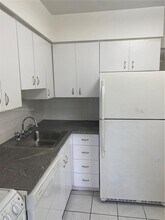 258 NE 41st St in Oakland Park, FL - Building Photo - Building Photo