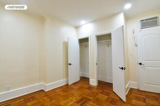 725 Ocean Pkwy in Brooklyn, NY - Building Photo - Building Photo