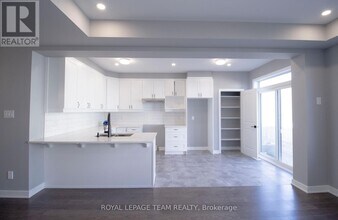 117 Yearling Cir in Ottawa, ON - Building Photo - Building Photo