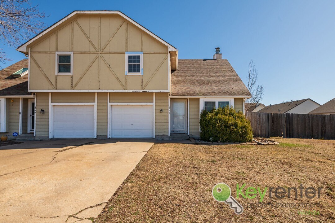 3270 N Longfellow St in Wichita, KS - Foto de edificio