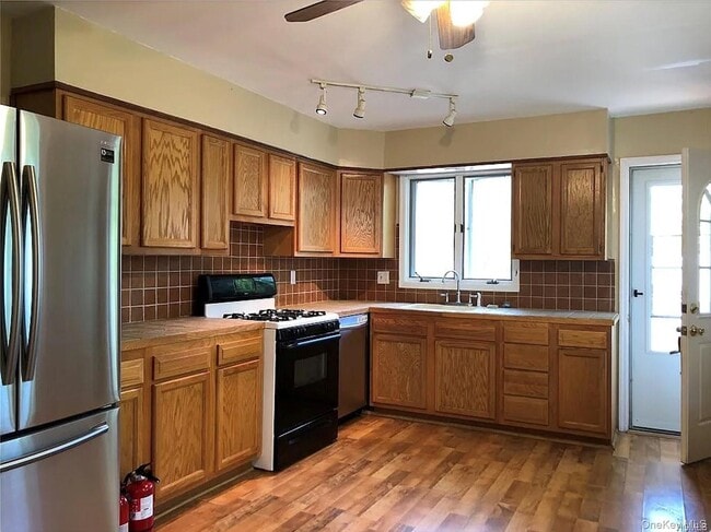 52 Horton Ave in Middletown, NY - Building Photo - Building Photo