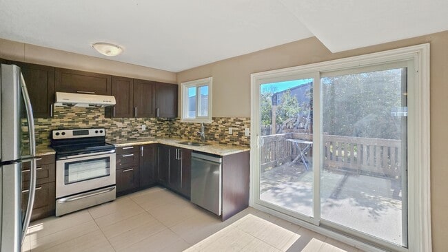 6015-6015 5 Ave SE in Calgary, AB - Building Photo - Building Photo