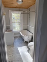 335 Main St in St Johnsbury, VT - Building Photo