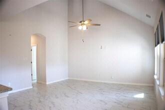 8215 Prairie Rye Dr in Lago Vista, TX - Building Photo - Building Photo