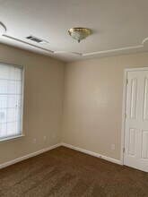 1974 Airstrip Rd in Redding, CA - Building Photo - Building Photo