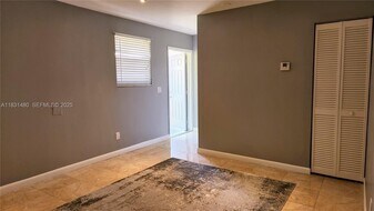 55 SW 12th St in Dania Beach, FL - Building Photo