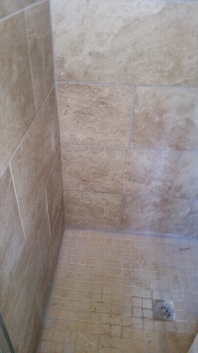2325 Hassett Ave in Las Vegas, NV - Building Photo