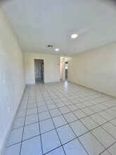 7421 Venetian St in Miramar, FL - Building Photo - Building Photo
