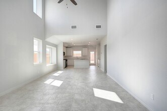 21251 Shr Blf Dr in Cypress, TX - Building Photo - Building Photo