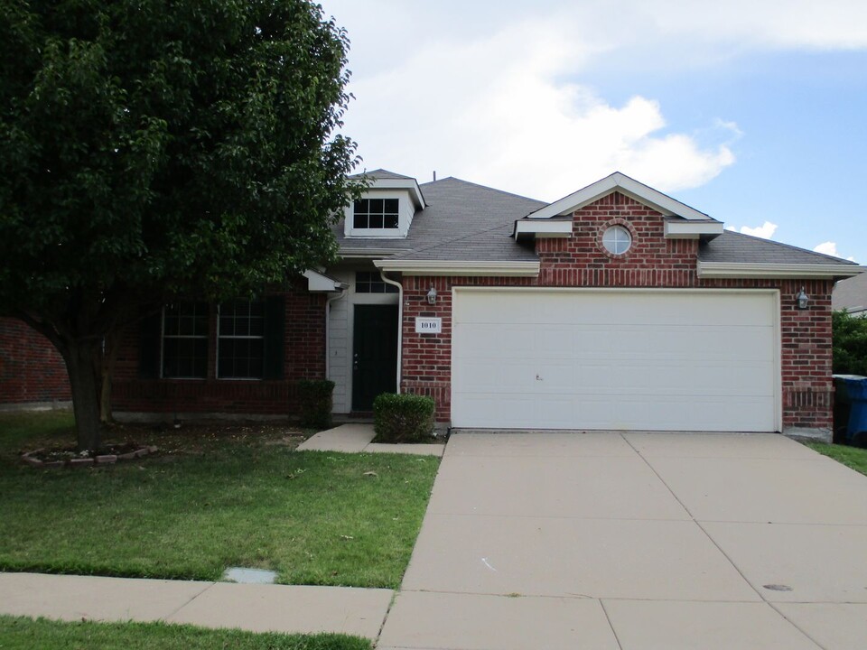 1010 Shackelford Ln in Forney, TX - Building Photo