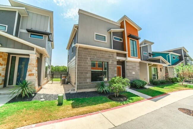 1417 Lorraine Loop in Austin, TX - Building Photo - Building Photo