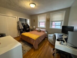 877 Beacon St, Unit 53 in Boston, MA - Building Photo - Building Photo