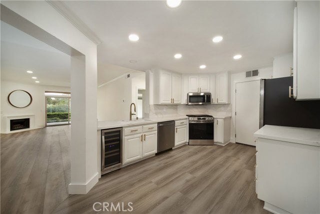 320 Villa Point Dr in Newport Beach, CA - Building Photo - Building Photo