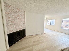 1750 S Bentley Ave in Los Angeles, CA - Foto de edificio - Building Photo