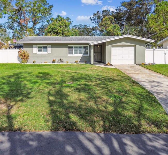 13553 Croft Dr S in Largo, FL - Foto de edificio - Building Photo