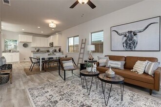 735 Reece Ln in Chico, CA - Building Photo - Building Photo