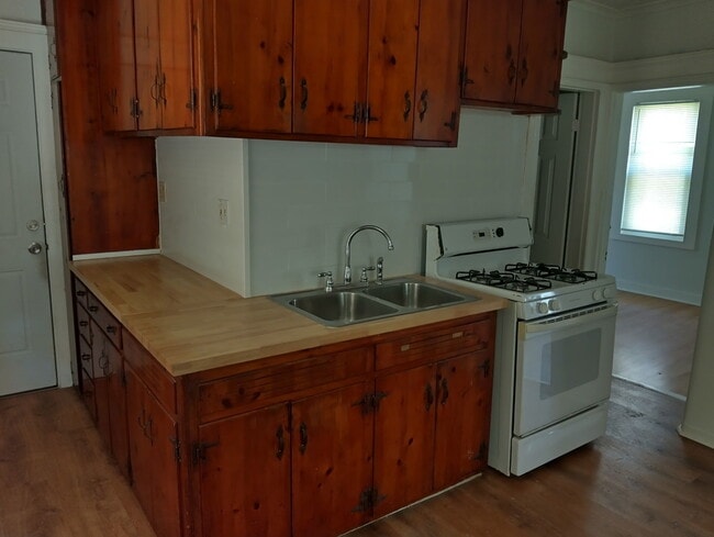 113 Division St in Waterbury, CT - Building Photo - Building Photo