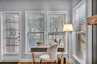 5 Tournament Way in The Hills, TX - Building Photo - Building Photo