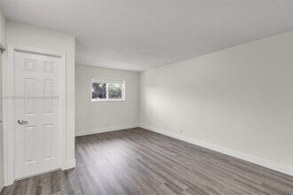 6034 Arthur St in Hollywood, FL - Building Photo - Building Photo