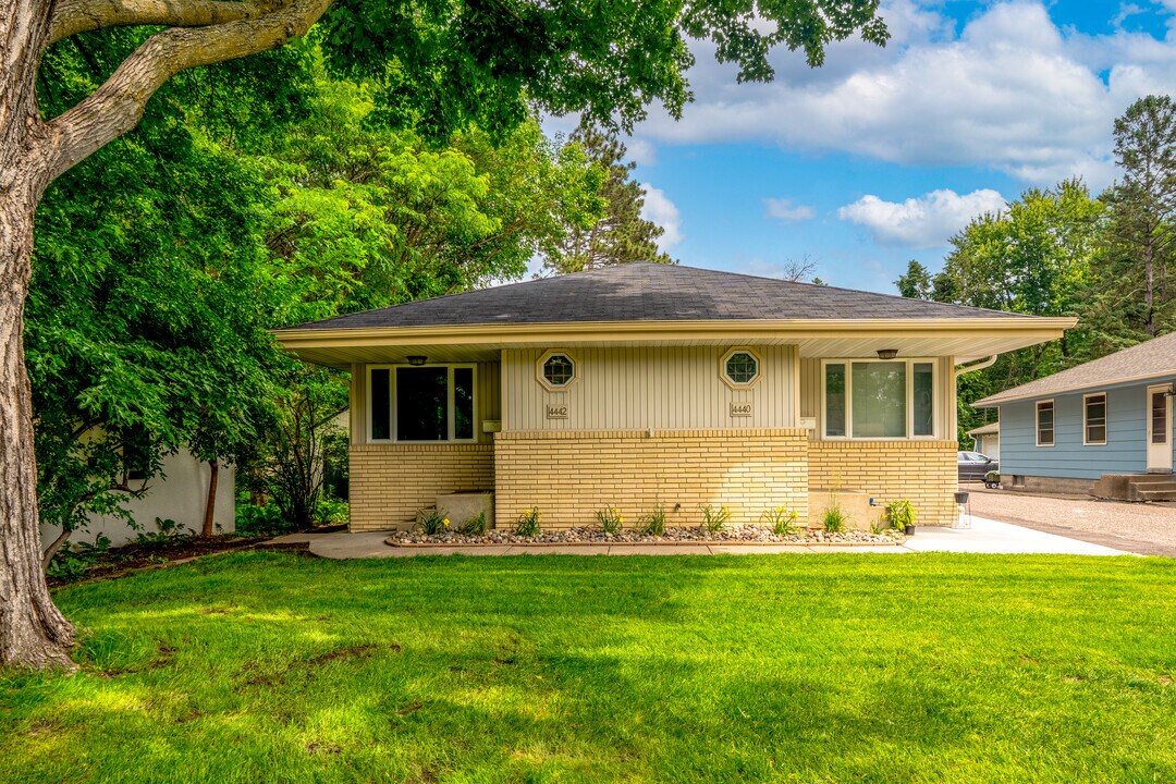 4442 Vera Cruz Ave N in Minneapolis, MN - Building Photo