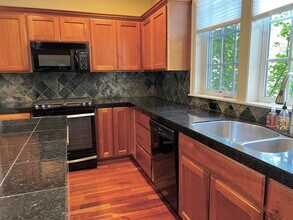 19415 S W Laurelhurst Way in Bend, OR - Building Photo - Building Photo