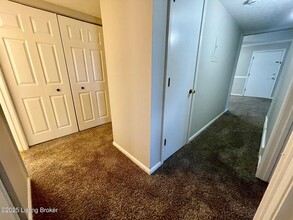 4506 Landside Dr in Louisville, KY - Building Photo - Building Photo