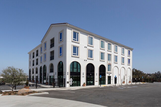 Camden Hillcrest in San Diego, CA - Building Photo - Building Photo