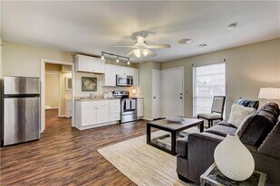 5901 N MacArthur Blvd in Warr Acres, OK - Building Photo