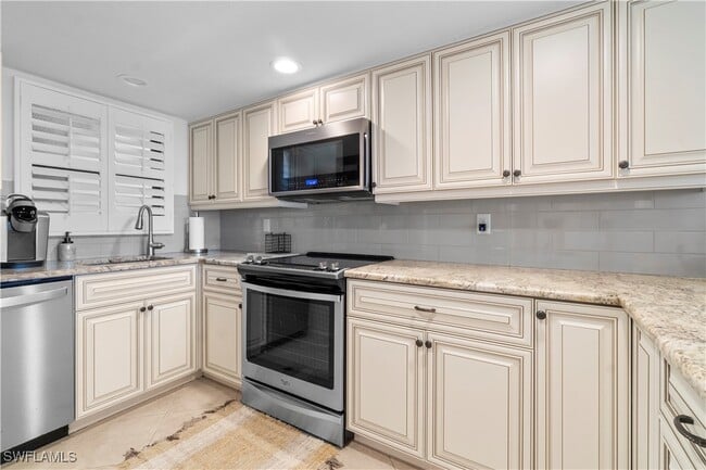 property at 271 Southbay Dr