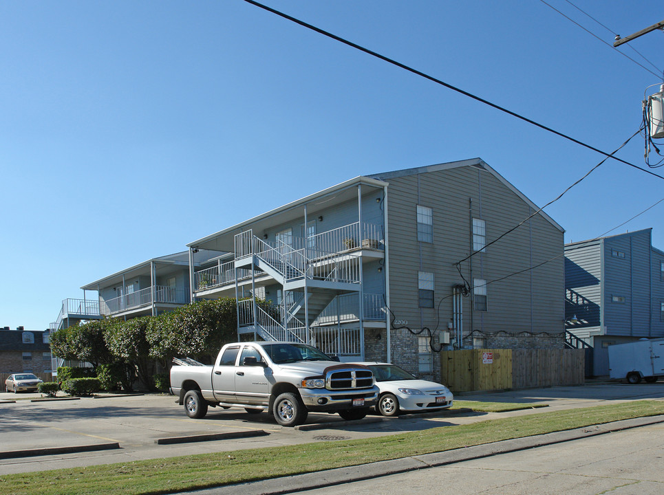 2200 Pasadena Ave in Metairie, LA - Building Photo