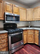 132 Meadowview Ln in Mont Clare, PA - Foto de edificio - Building Photo