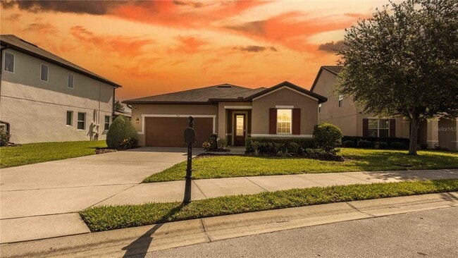 property at 922 Suffolk Pl